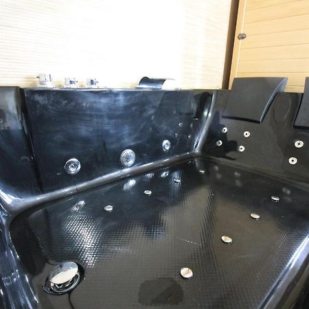 Derniere Reservations Avant Indisponibilite En Septembre Pour 12 Mois, Illimites Jacuzzi Spa Bain A Remous Interieur, Sauna Interieur, Parking Reserve, Vue Et Acces Parc, Prestations Uniques, 1Er Etage Corbeil-Essonnes Extérieur photo