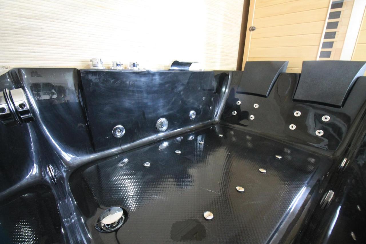 Derniere Reservations Avant Indisponibilite En Septembre Pour 12 Mois, Illimites Jacuzzi Spa Bain A Remous Interieur, Sauna Interieur, Parking Reserve, Vue Et Acces Parc, Prestations Uniques, 1Er Etage Corbeil-Essonnes Extérieur photo