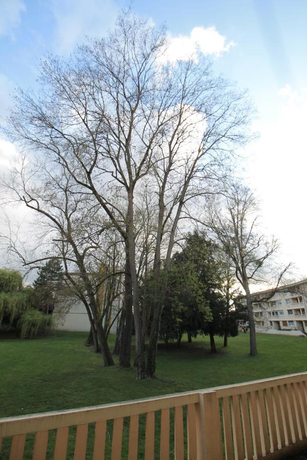Derniere Reservations Avant Indisponibilite En Septembre Pour 12 Mois, Illimites Jacuzzi Spa Bain A Remous Interieur, Sauna Interieur, Parking Reserve, Vue Et Acces Parc, Prestations Uniques, 1Er Etage Corbeil-Essonnes Extérieur photo