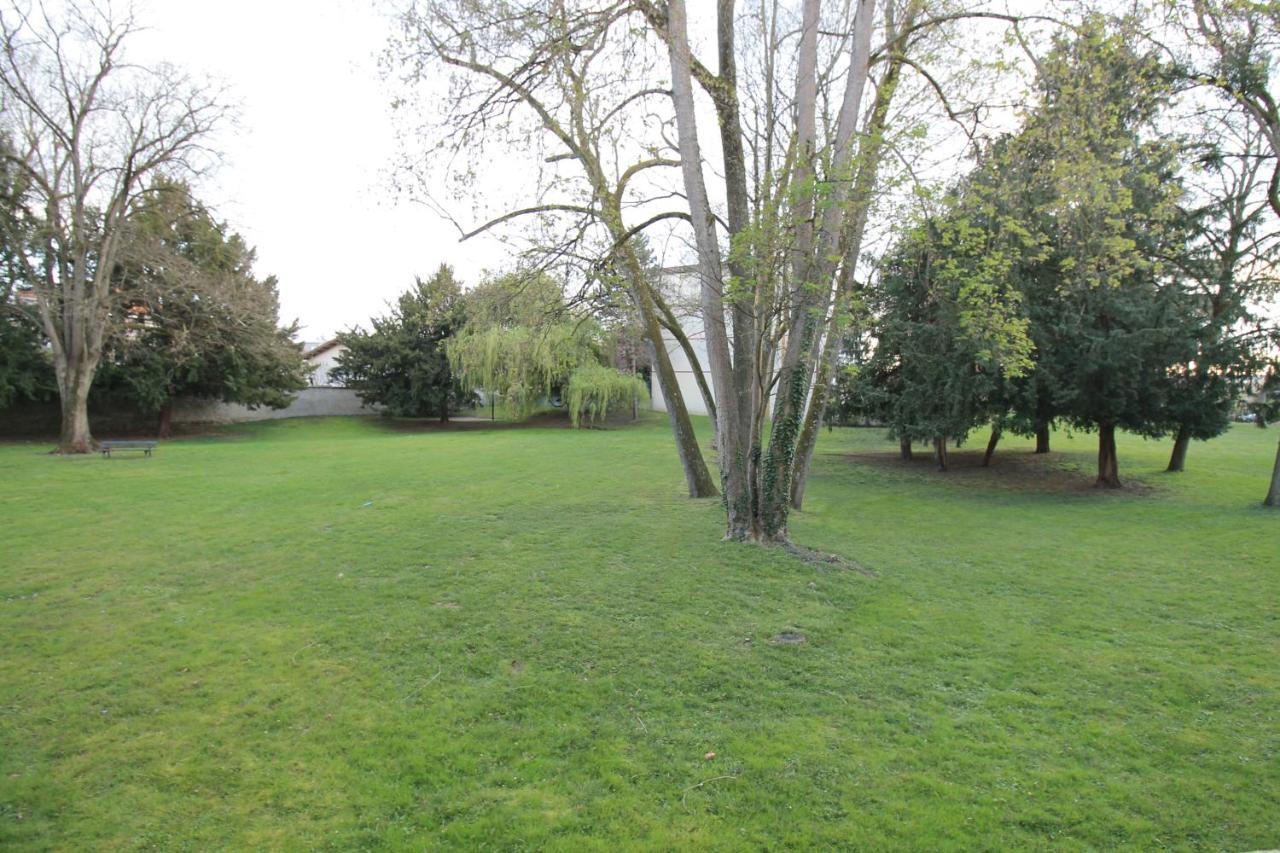 Derniere Reservations Avant Indisponibilite En Septembre Pour 12 Mois, Illimites Jacuzzi Spa Bain A Remous Interieur, Sauna Interieur, Parking Reserve, Vue Et Acces Parc, Prestations Uniques, 1Er Etage Corbeil-Essonnes Extérieur photo